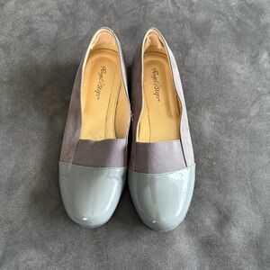 Angel Steps Gray Colorblock Comfort Flats – Women’s Size 7M